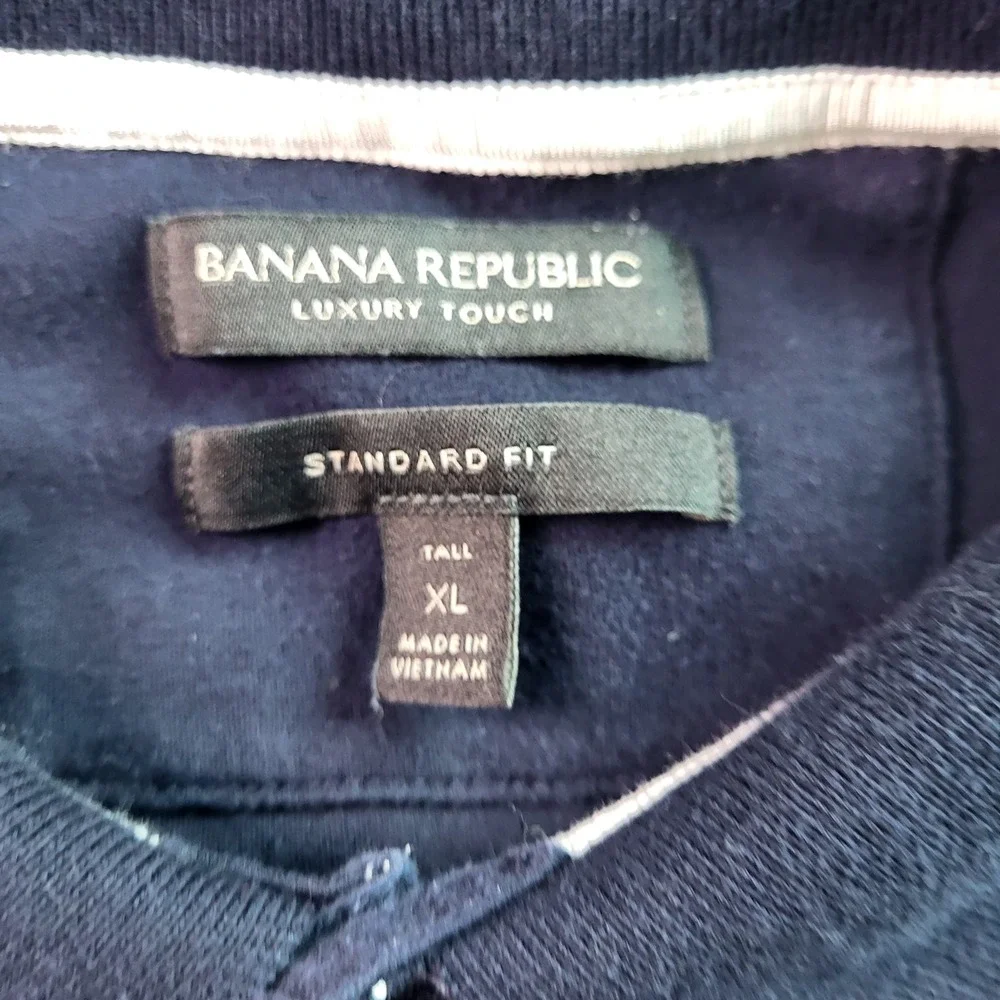 Banana Republic Mens Tall XL Luxury Touch Polo Shirt Navy Geometric Print Standa